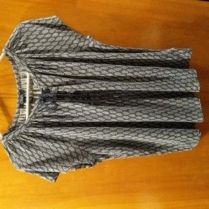 Chaps Women's Scoop Neck Flowy Shirt/ Blue & Cream Sz M